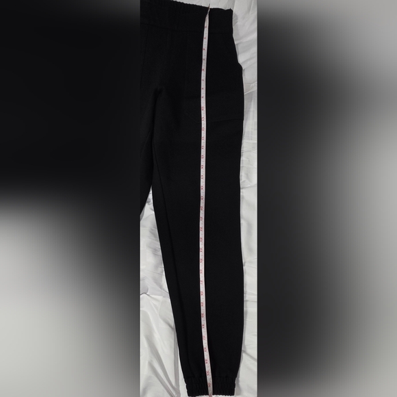 NWOT...SPANX Black Joggers Sleek Versatile Design Women's Size S - Picture 9 of 12